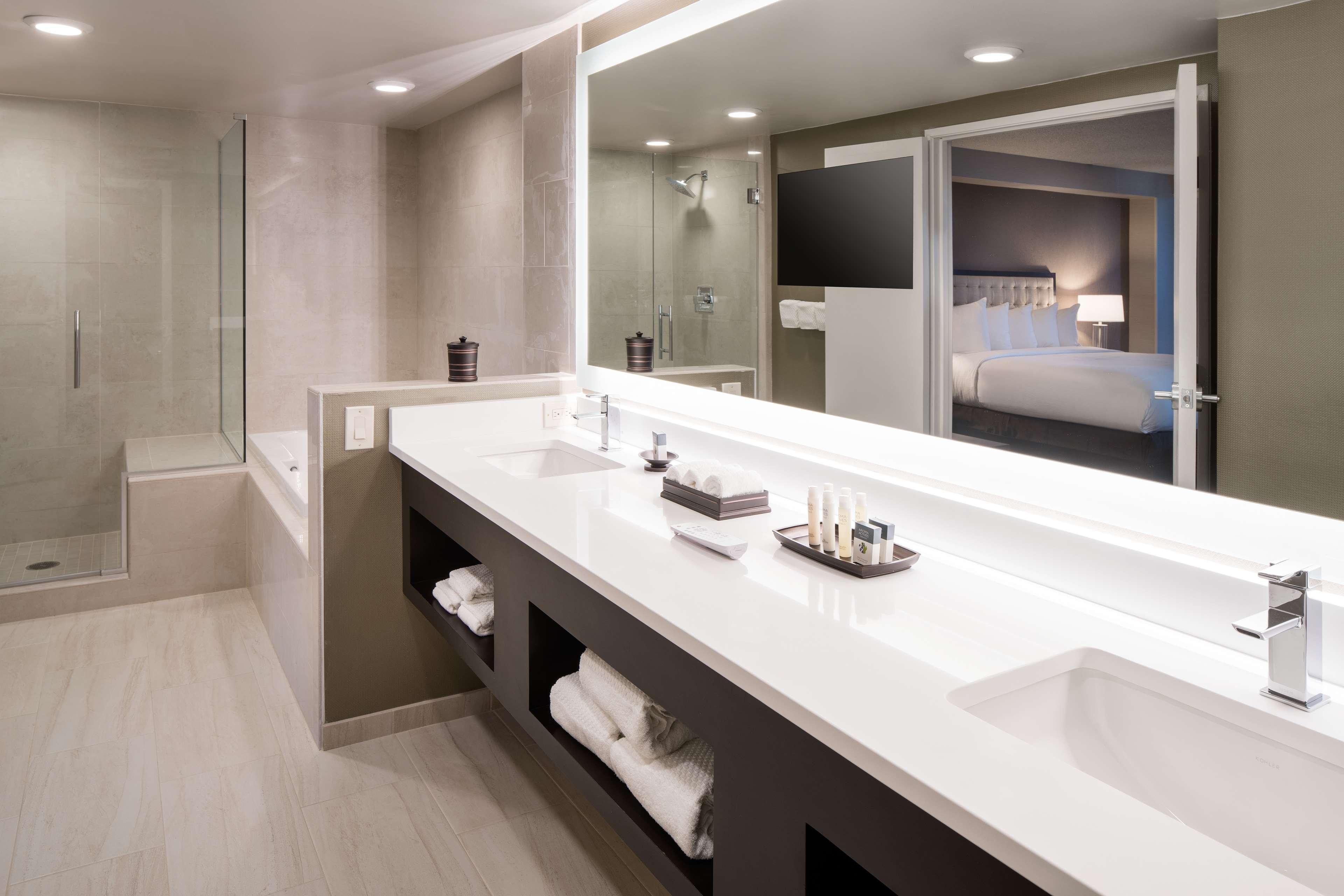 DoubleTree by Hilton Denver Tech Greenwood Village Buitenkant foto
